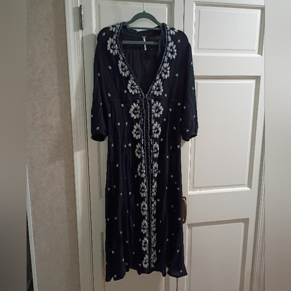 Free People Navy Floral Long Sleeve Dress.Pit To Pit 19" - Picture 5 of 9